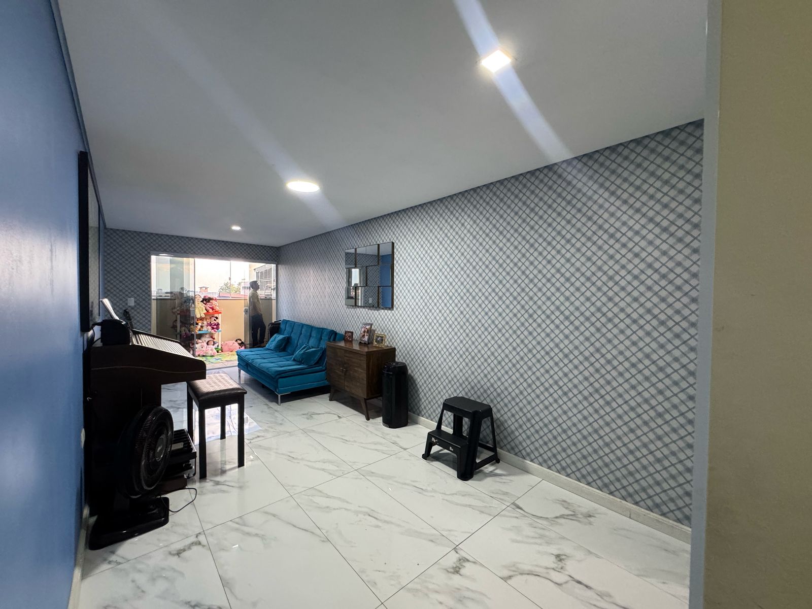 Casa com salão(151m²)03 Dormitórios,01 suite, 06 vagas