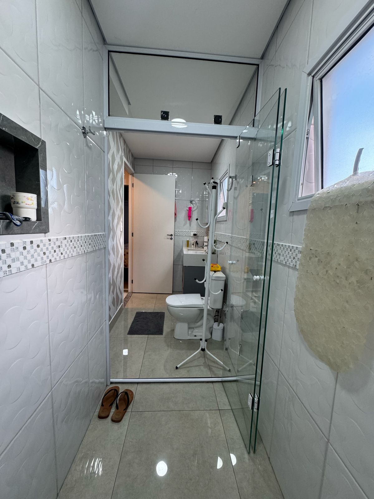 Casa com salão(151m²)03 Dormitórios,01 suite, 06 vagas