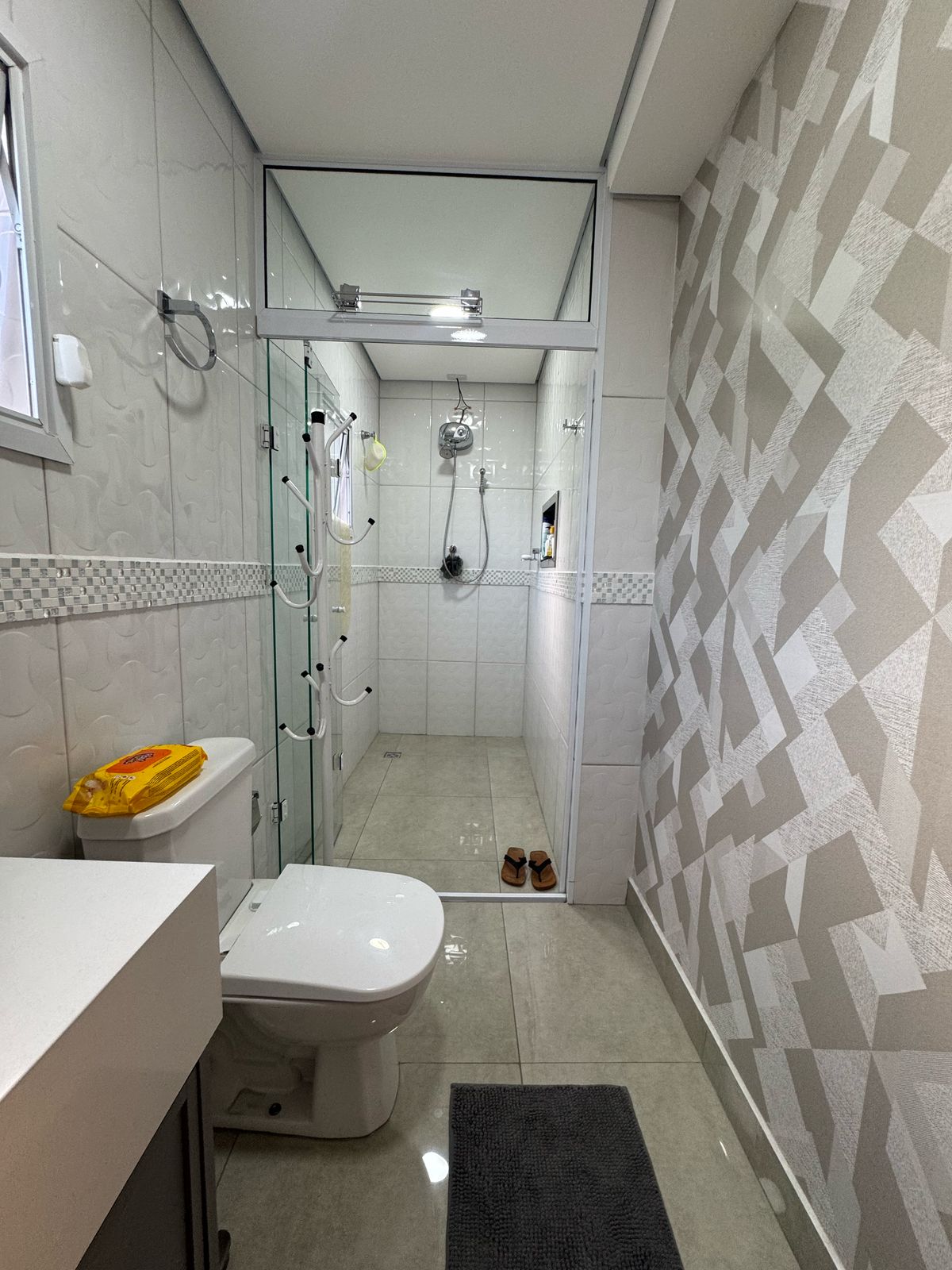 Casa com salão(151m²)03 Dormitórios,01 suite, 06 vagas