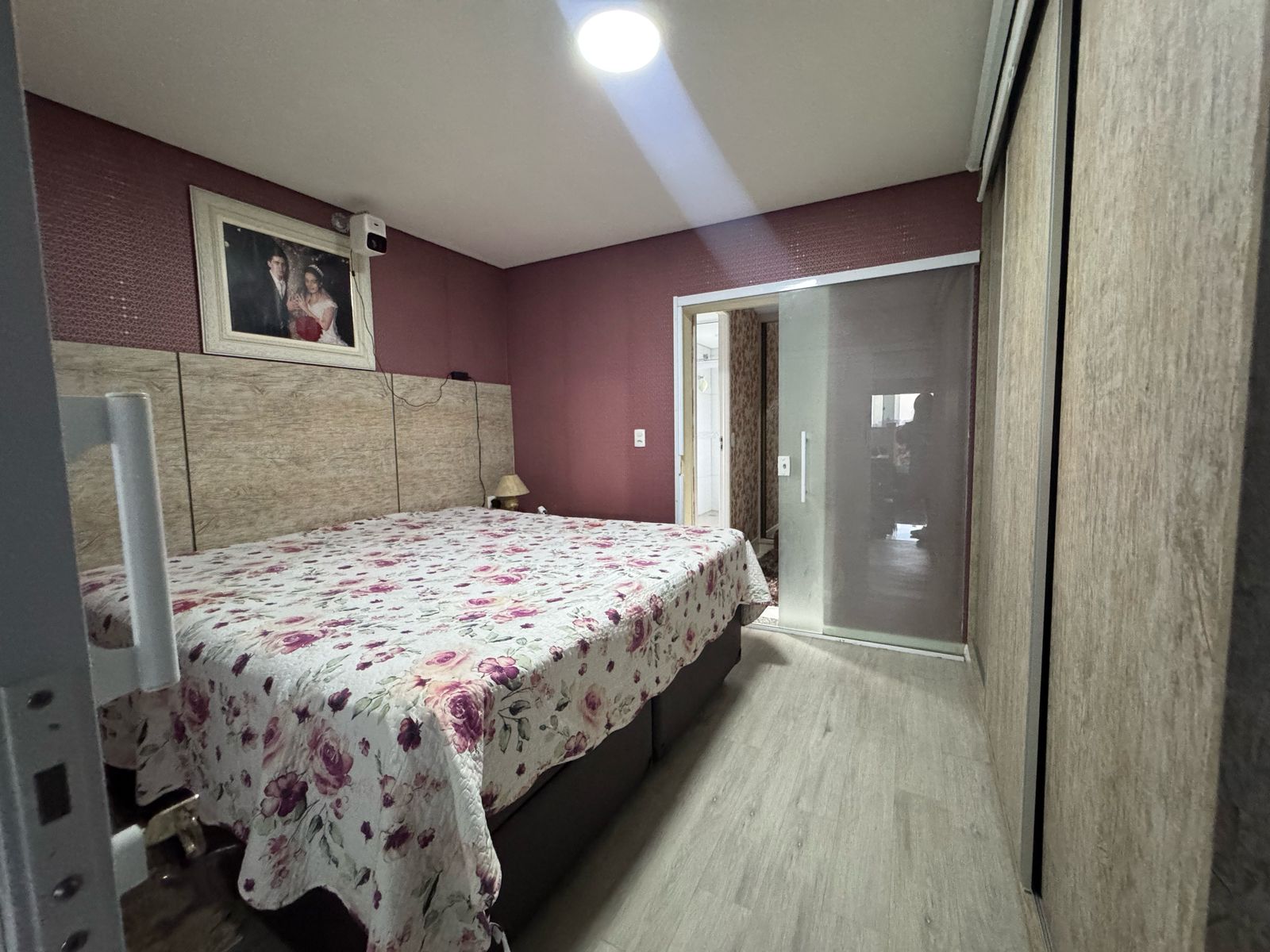 Casa com salão(151m²)03 Dormitórios,01 suite, 06 vagas