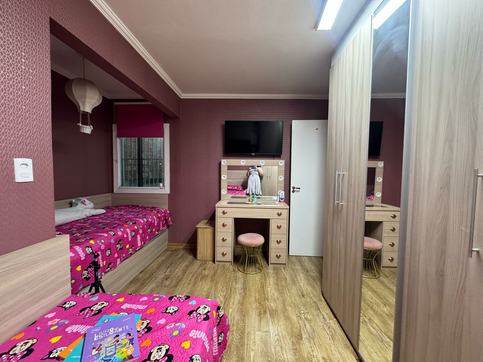 Casa com salão(151m²)03 Dormitórios,01 suite, 06 vagas