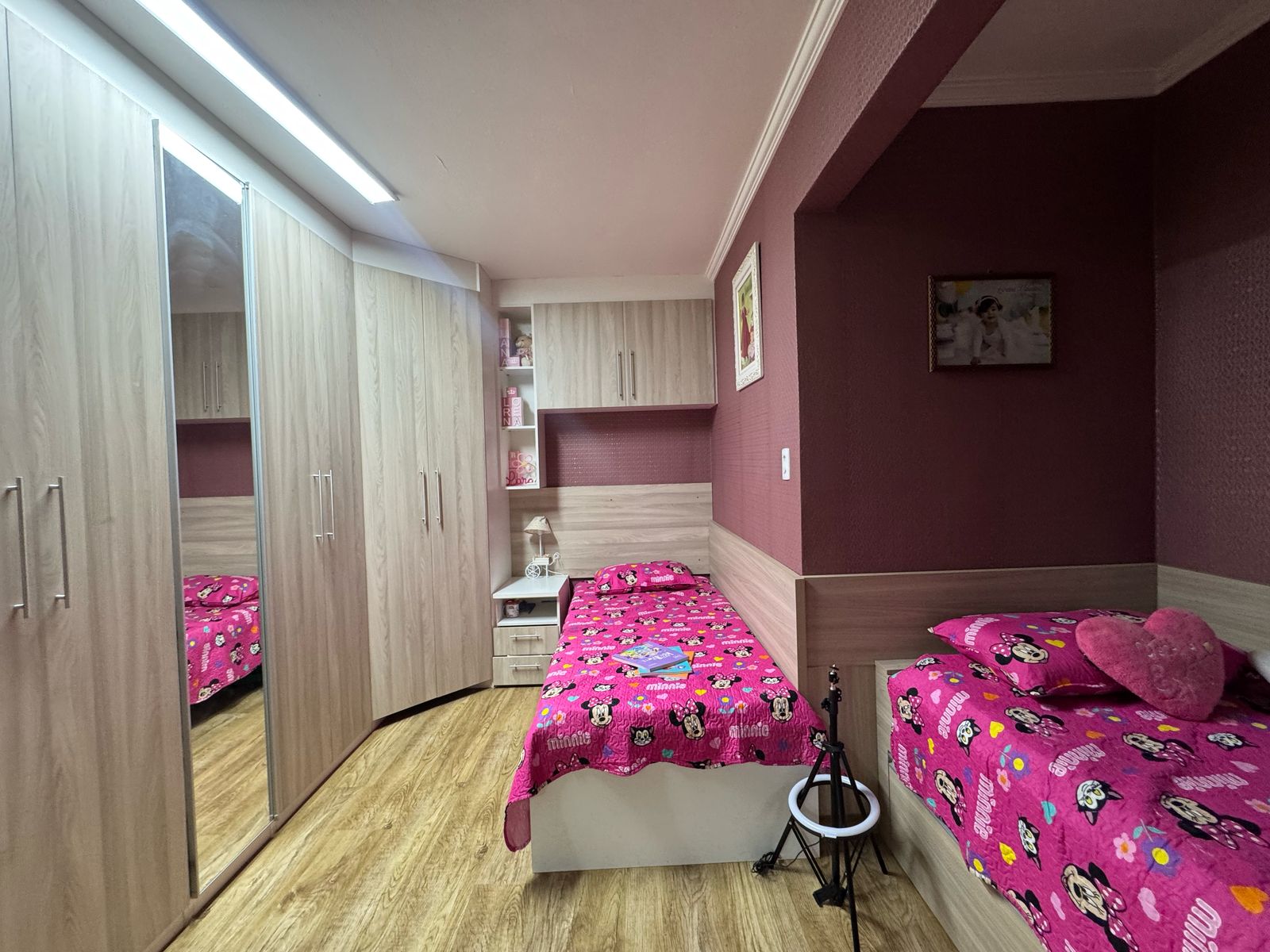 Casa com salão(151m²)03 Dormitórios,01 suite, 06 vagas