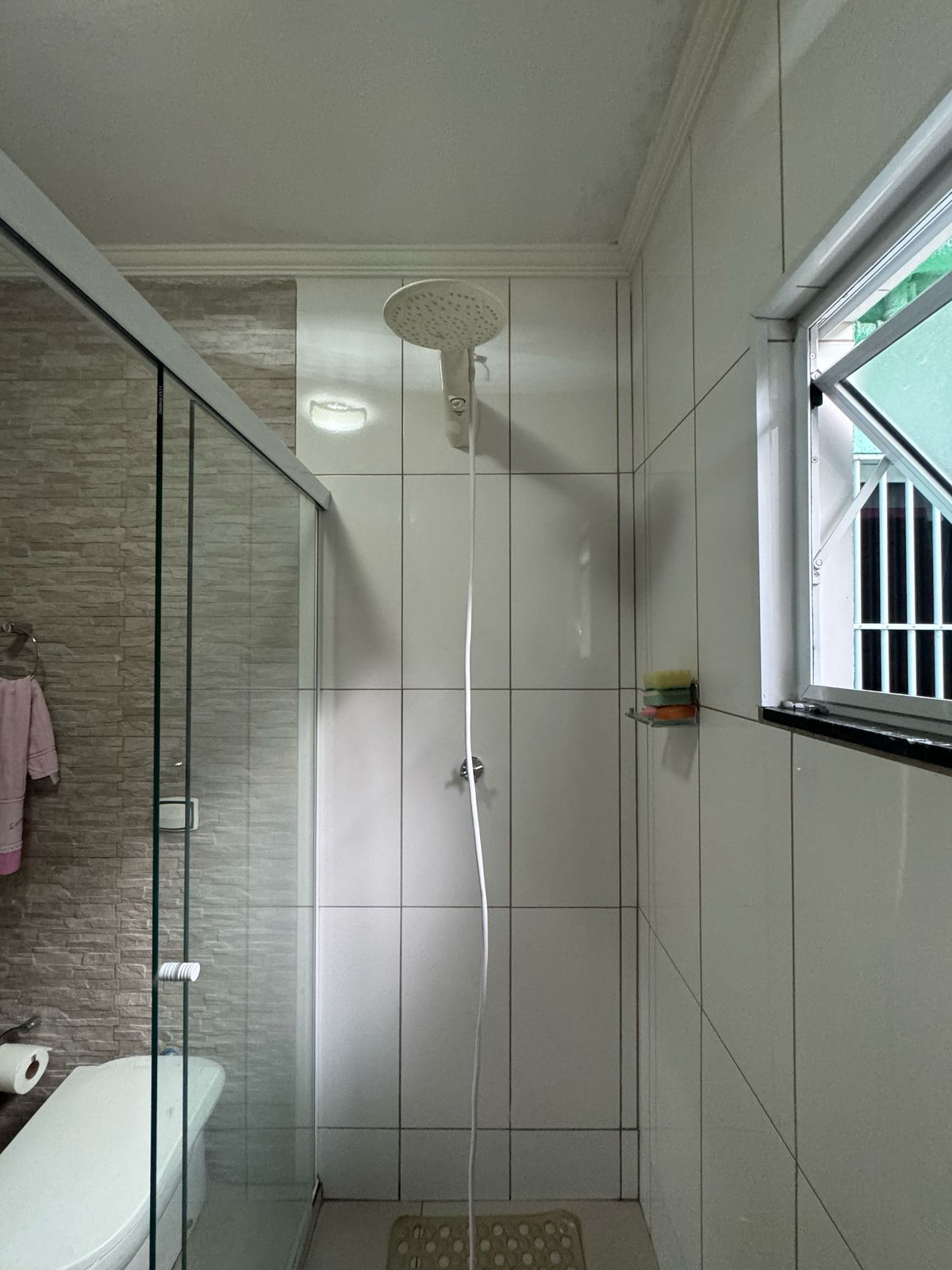 Casa com salão(151m²)03 Dormitórios,01 suite, 06 vagas