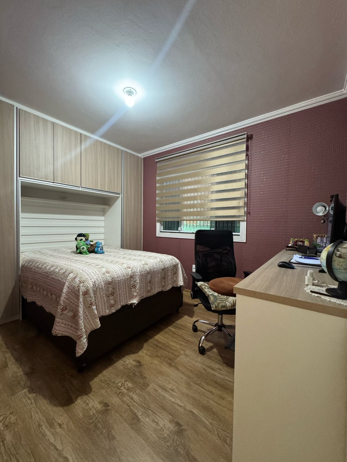 Casa com salão(151m²)03 Dormitórios,01 suite, 06 vagas