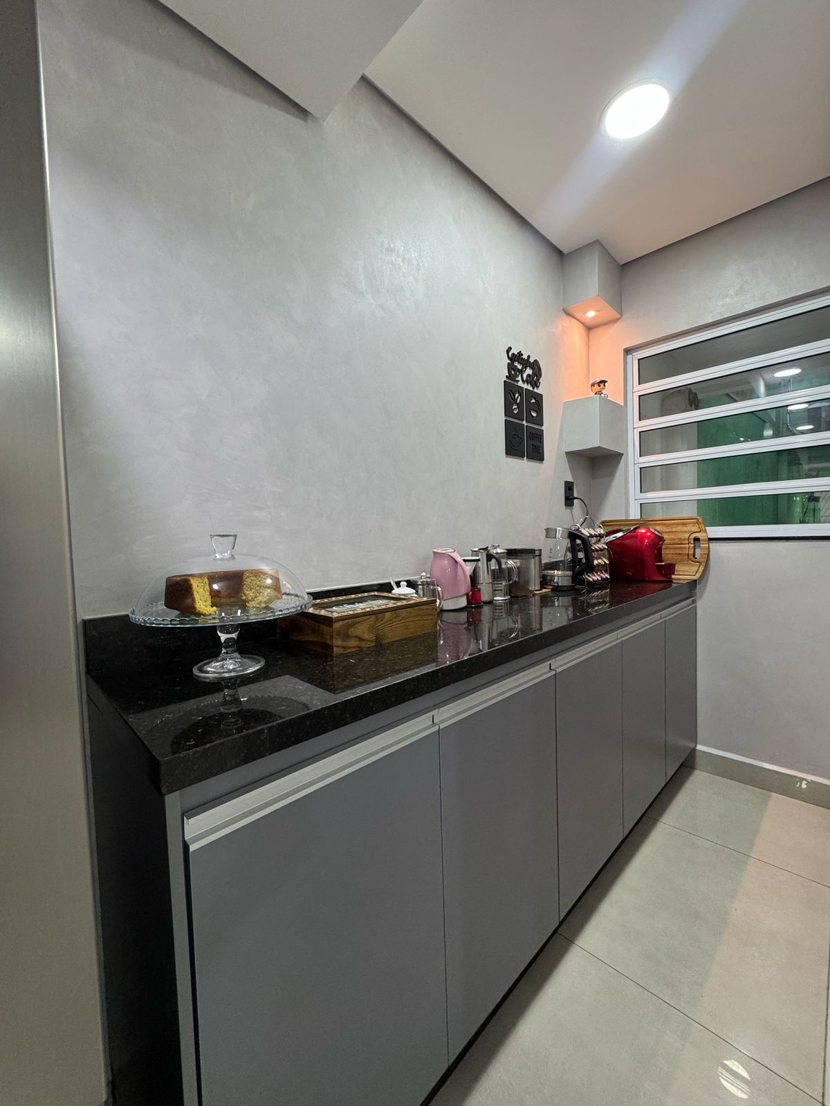 Casa com salão(151m²)03 Dormitórios,01 suite, 06 vagas