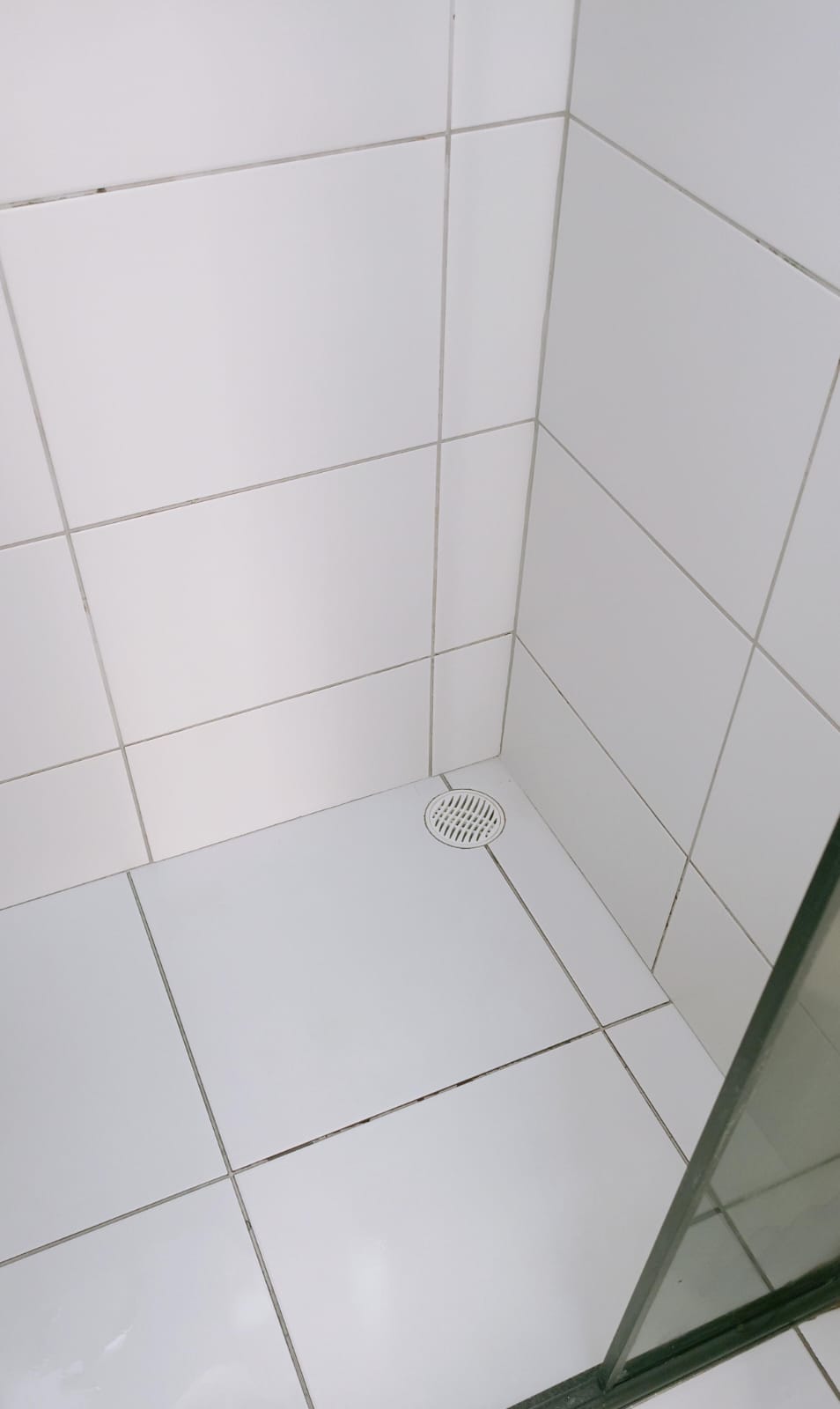 Apto reformado(50m²) 02 Dormitórios, 01 vaga