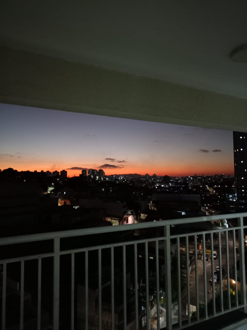 Apto reformado(50m²) 02 Dormitórios, 01 vaga