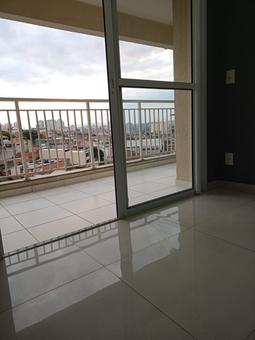 Apto reformado(50m²) 02 Dormitórios, 01 vaga