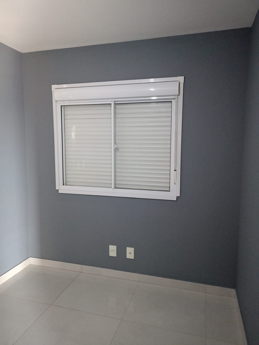 Apto reformado(50m²) 02 Dormitórios, 01 vaga