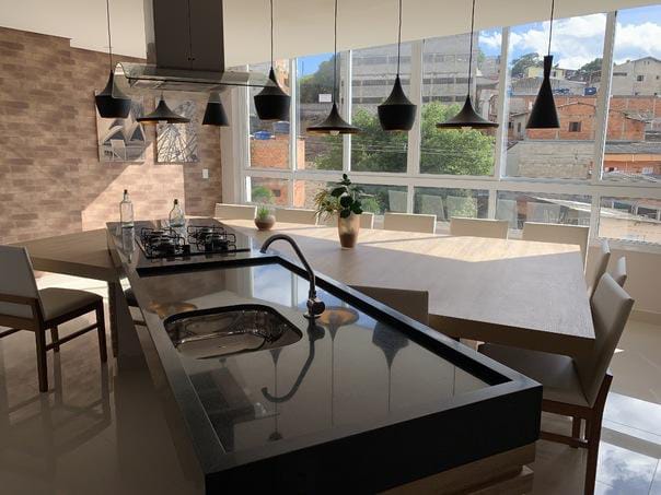 Apto reformado(50m²) 02 Dormitórios, 01 vaga