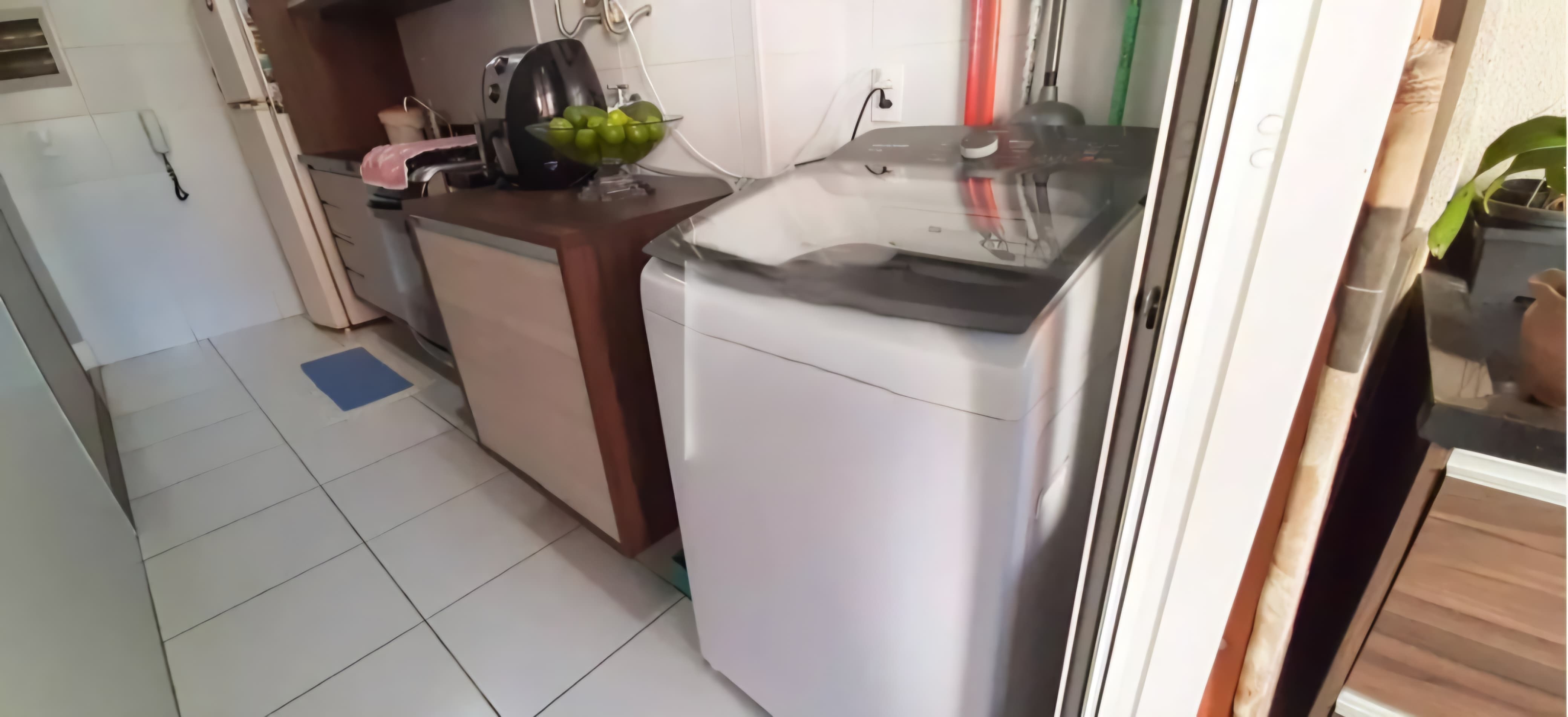 Apto reformado(77m²) 03 Dormitórios, sendo 01 suíte, 02 vagas