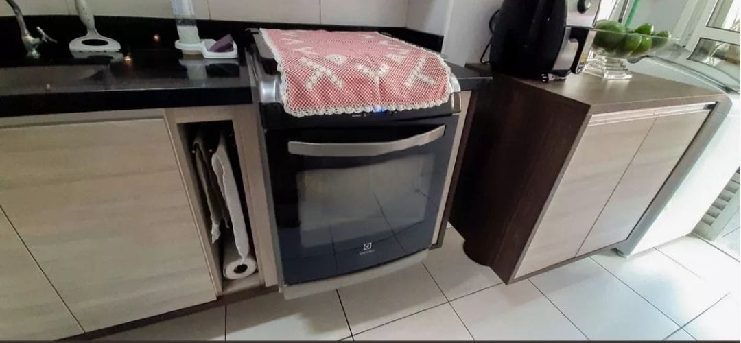 Apto reformado(77m²) 03 Dormitórios, sendo 01 suíte, 02 vagas
