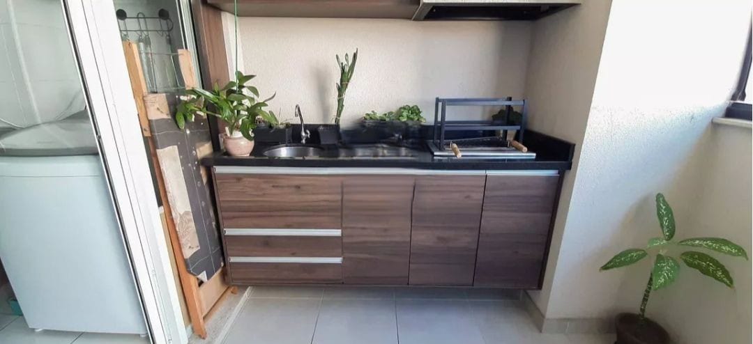 Apto reformado(77m²) 03 Dormitórios, sendo 01 suíte, 02 vagas
