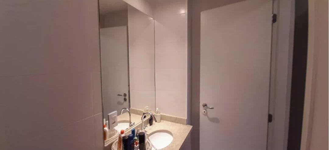 Apto reformado(77m²) 03 Dormitórios, sendo 01 suíte, 02 vagas