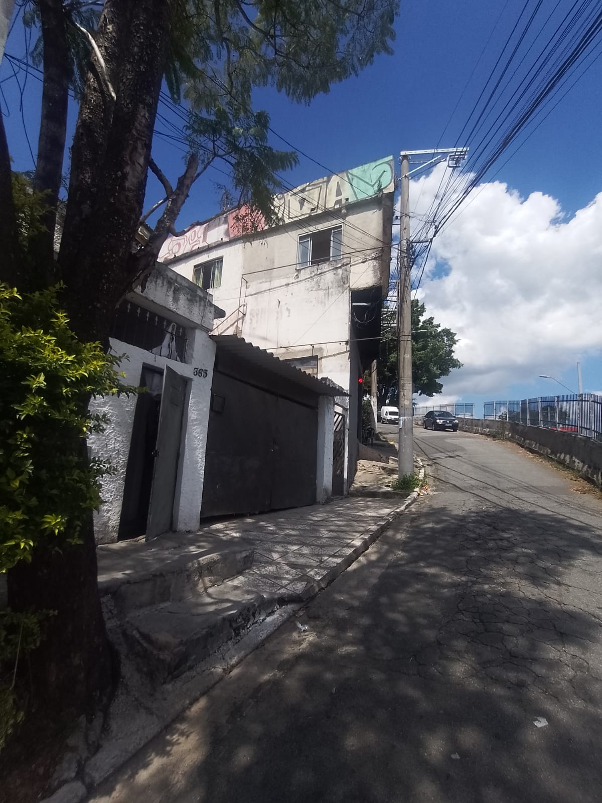 Imóvel renda(300m²) 08 casas + salão comercial, 03 vagas