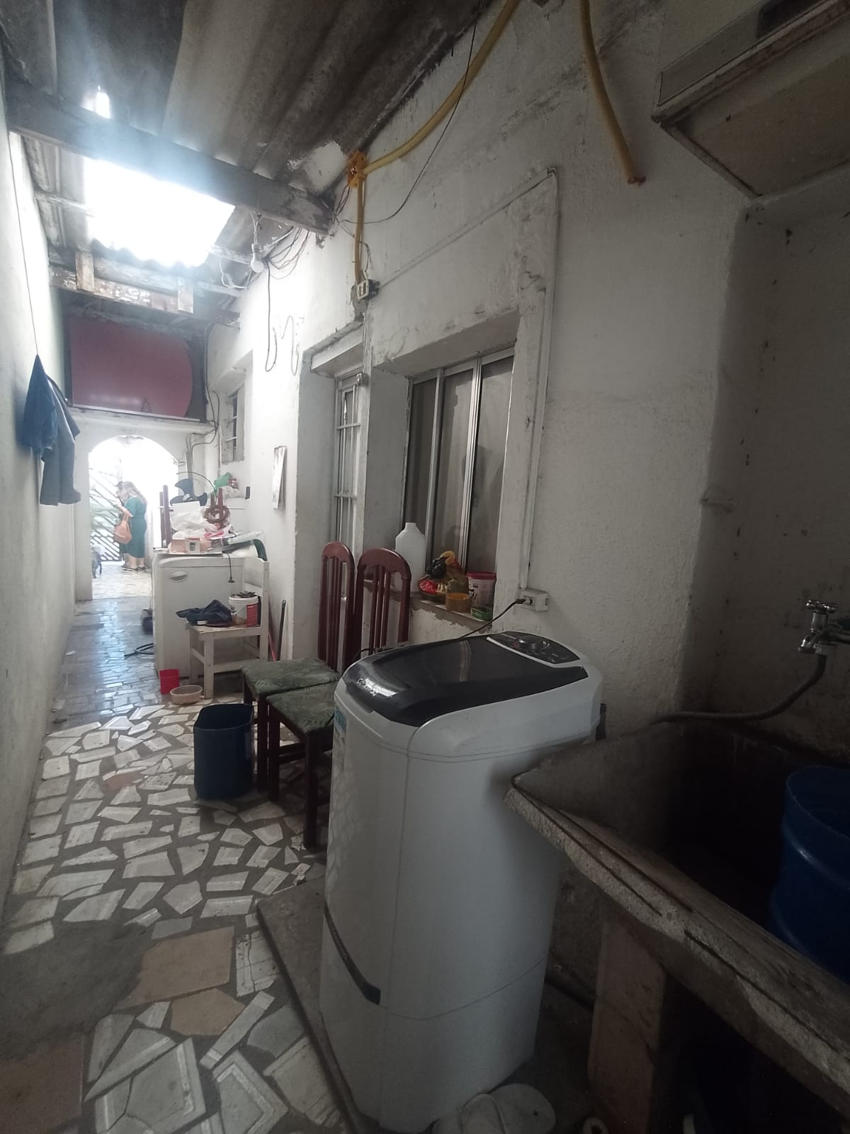 Imóvel renda(300m²) 08 casas + salão comercial, 03 vagas