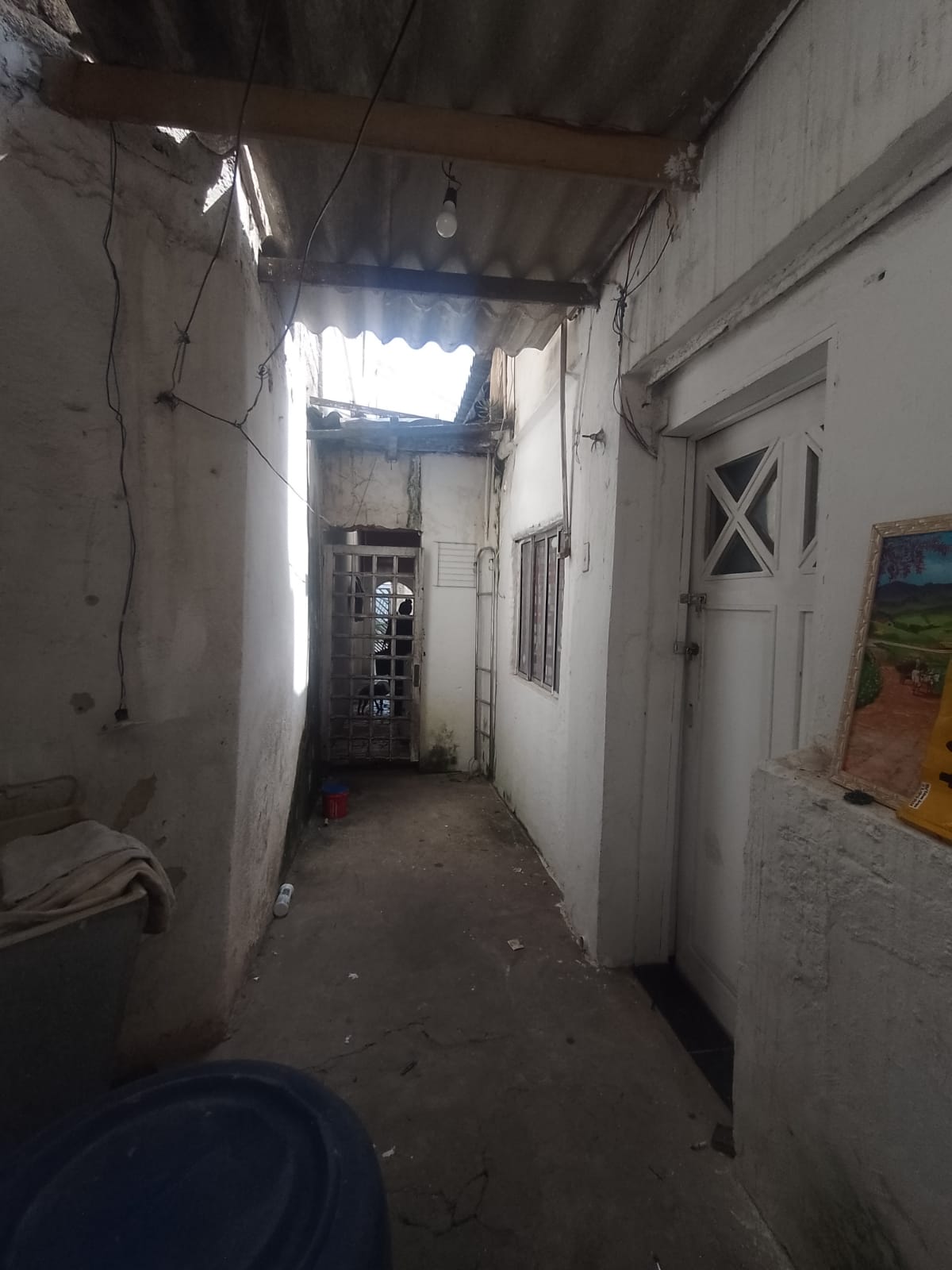 Imóvel renda(300m²) 08 casas + salão comercial, 03 vagas