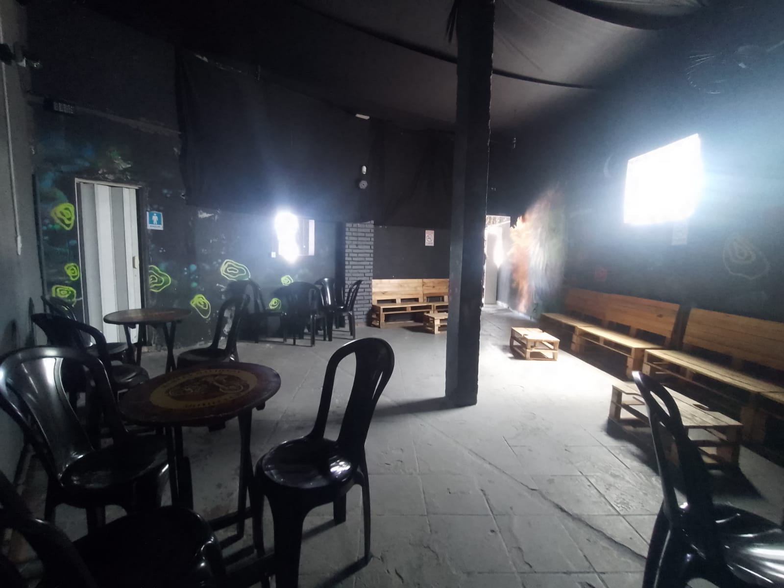 Imóvel renda(300m²) 08 casas + salão comercial, 03 vagas