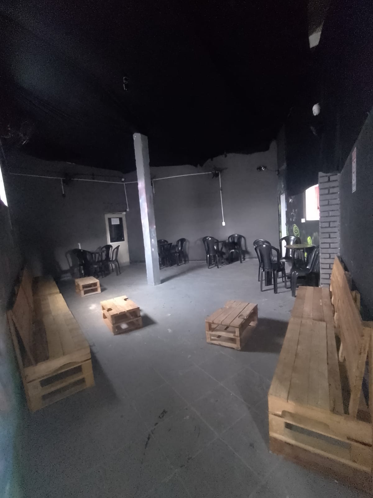 Imóvel renda(300m²) 08 casas + salão comercial, 03 vagas