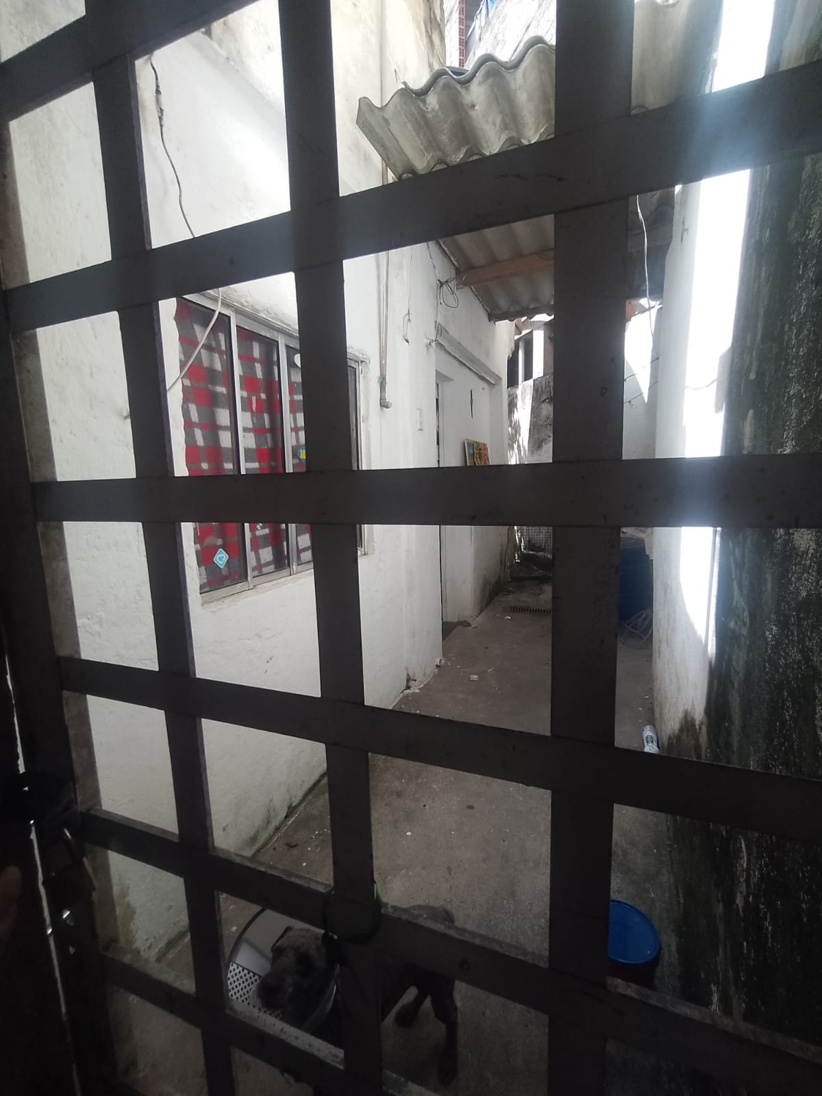 Imóvel renda(300m²) 08 casas + salão comercial, 03 vagas