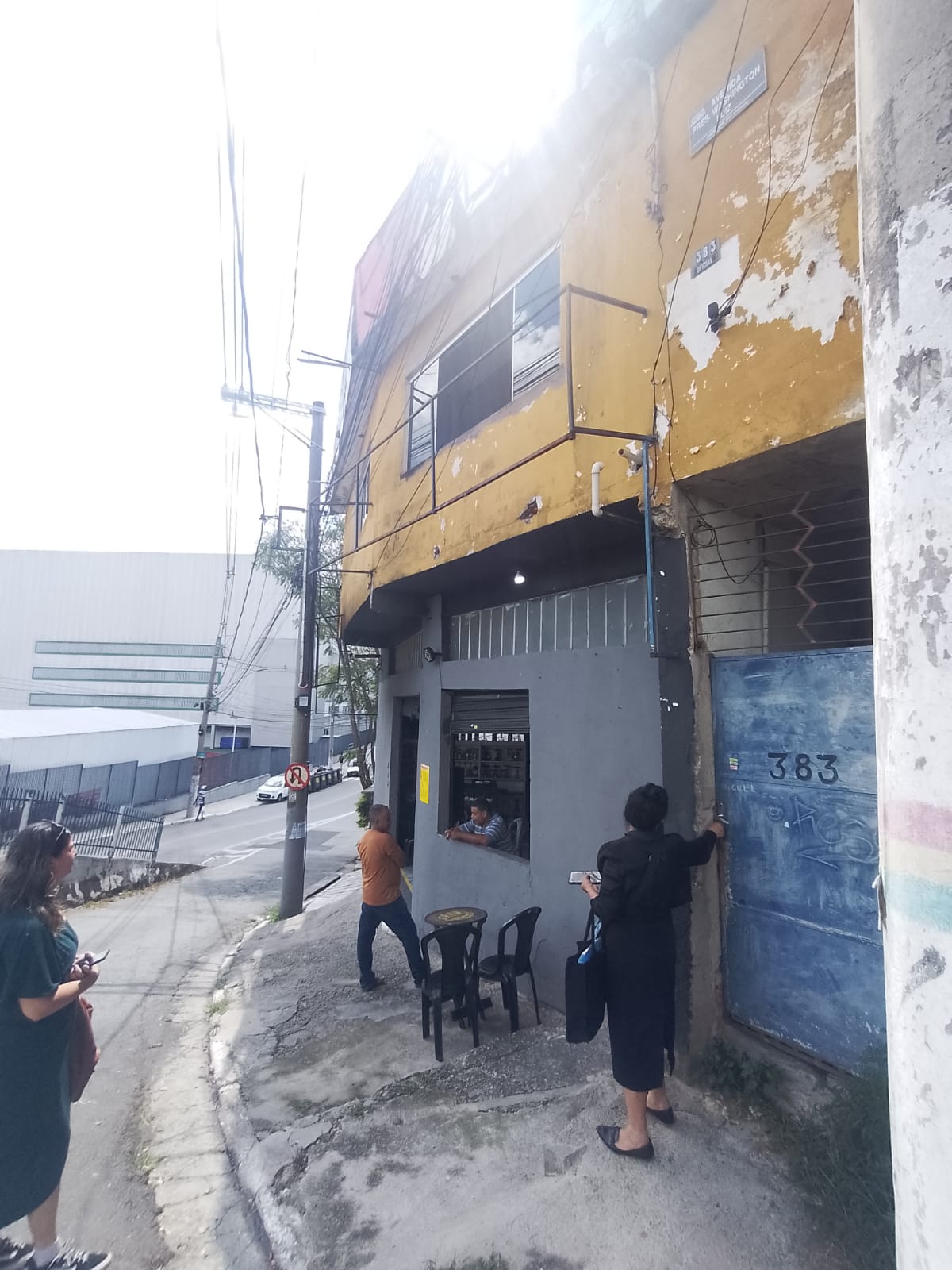 Imóvel renda(300m²) 08 casas + salão comercial, 03 vagas