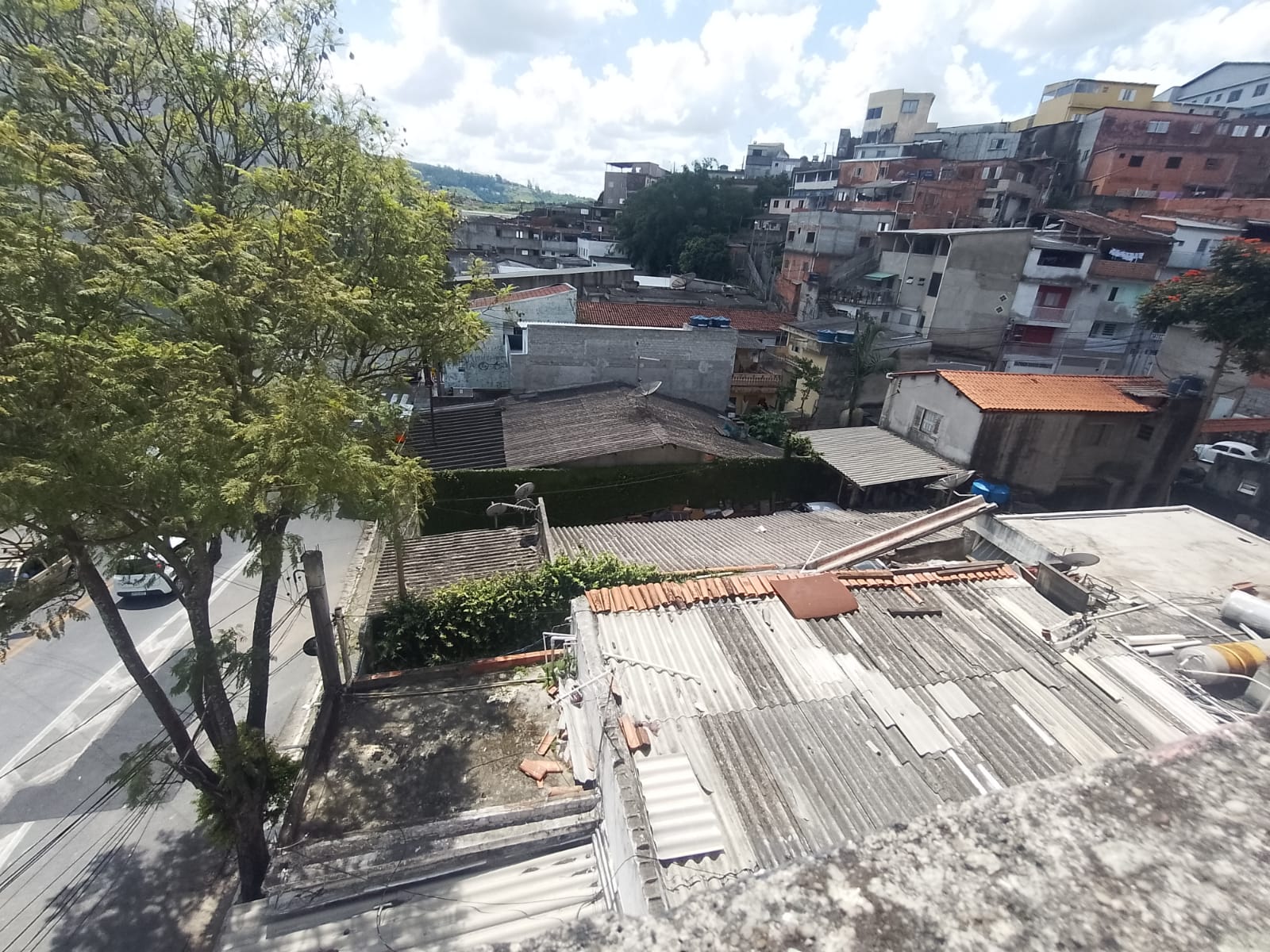 Imóvel renda(300m²) 08 casas + salão comercial, 03 vagas