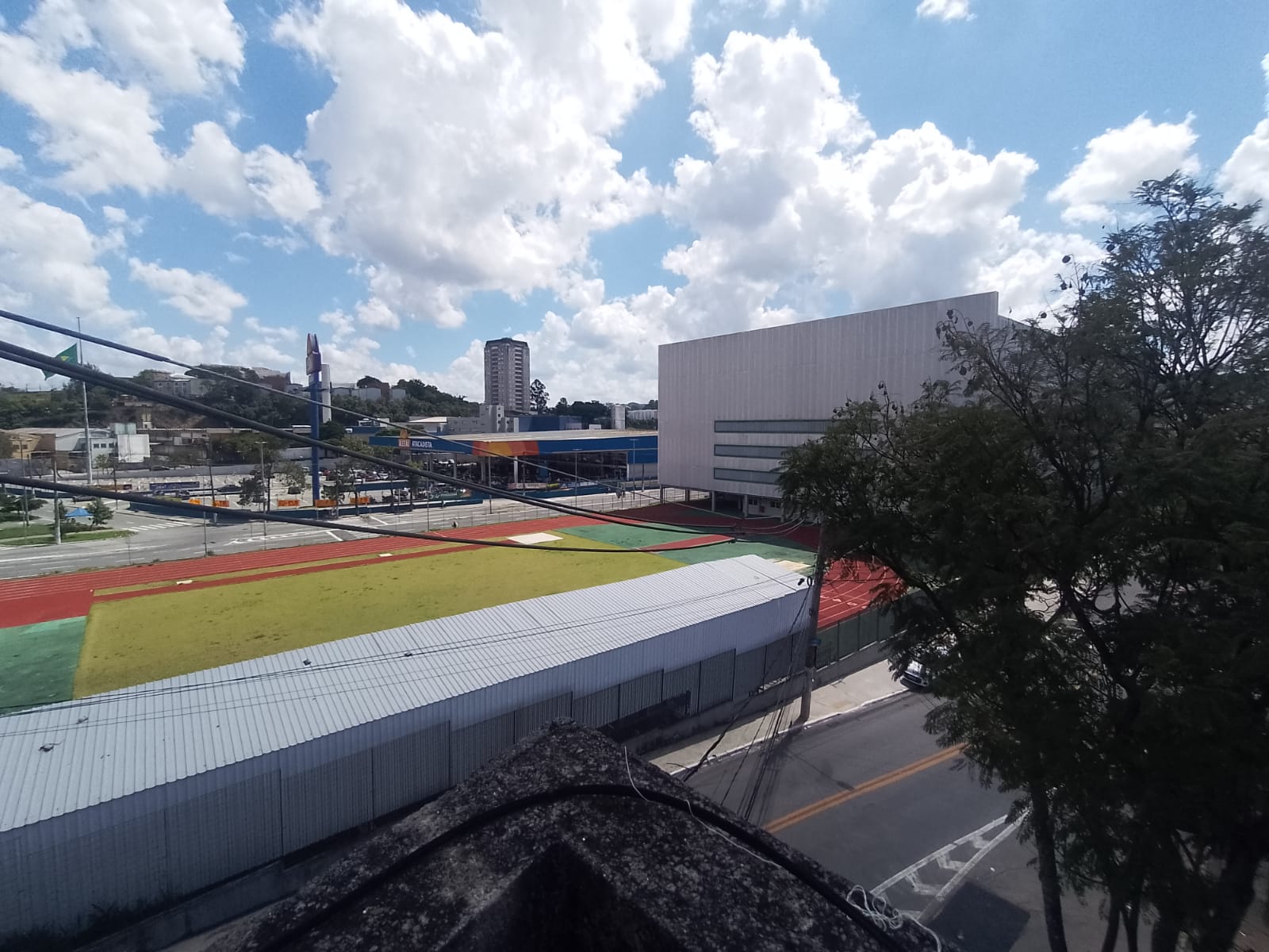 Imóvel renda(300m²) 08 casas + salão comercial, 03 vagas