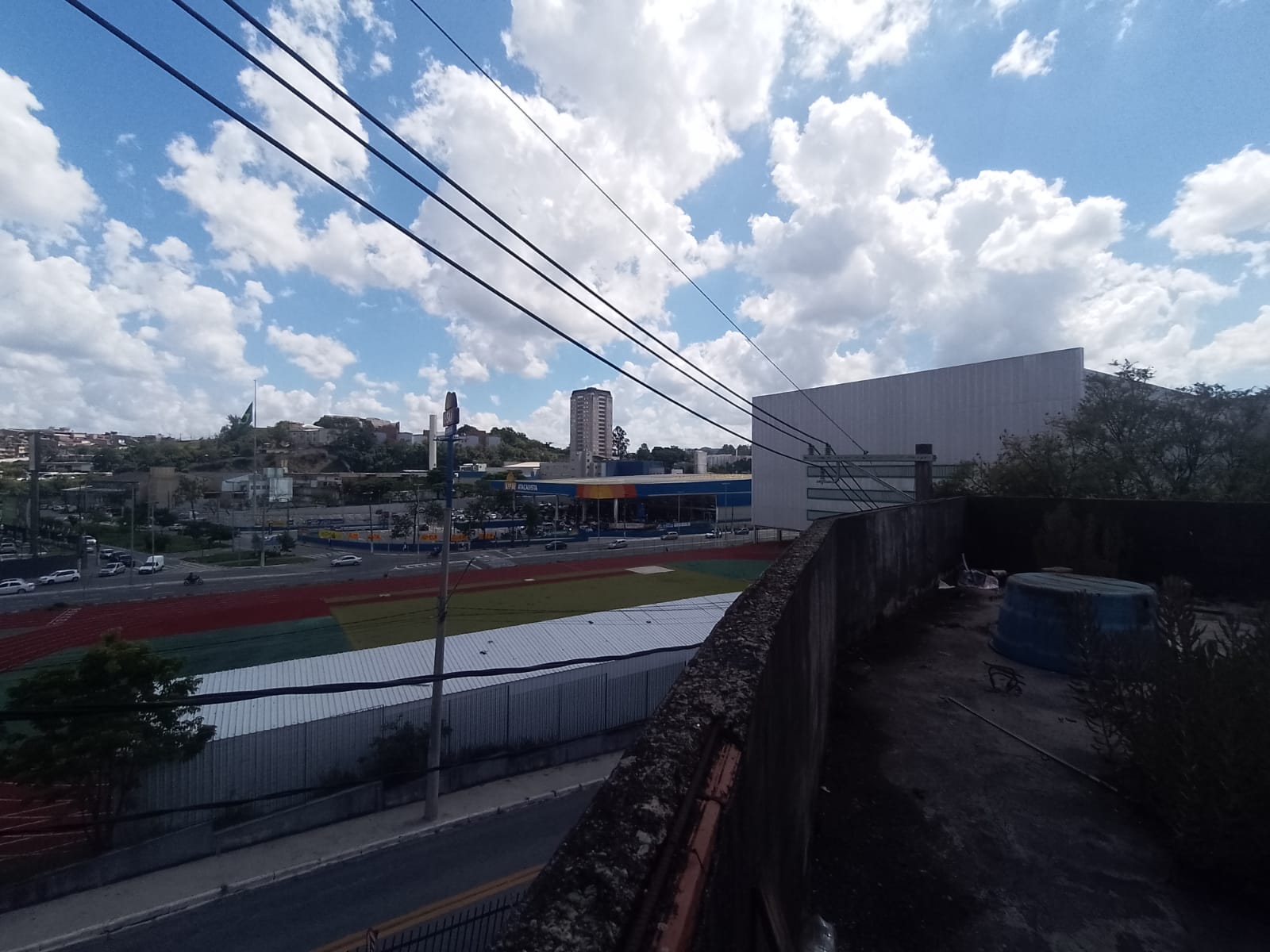 Imóvel renda(300m²) 08 casas + salão comercial, 03 vagas