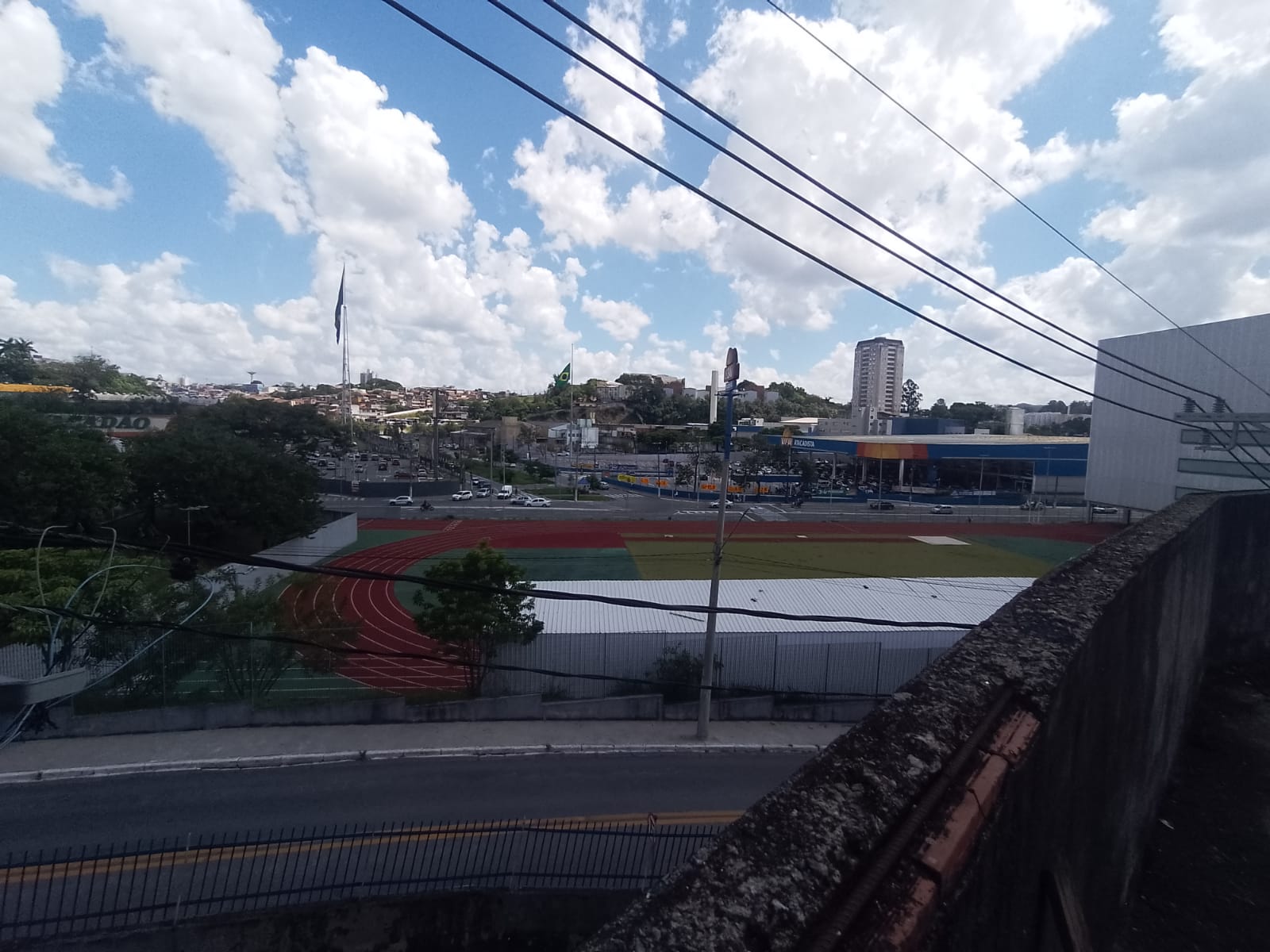 Imóvel renda(300m²) 08 casas + salão comercial, 03 vagas