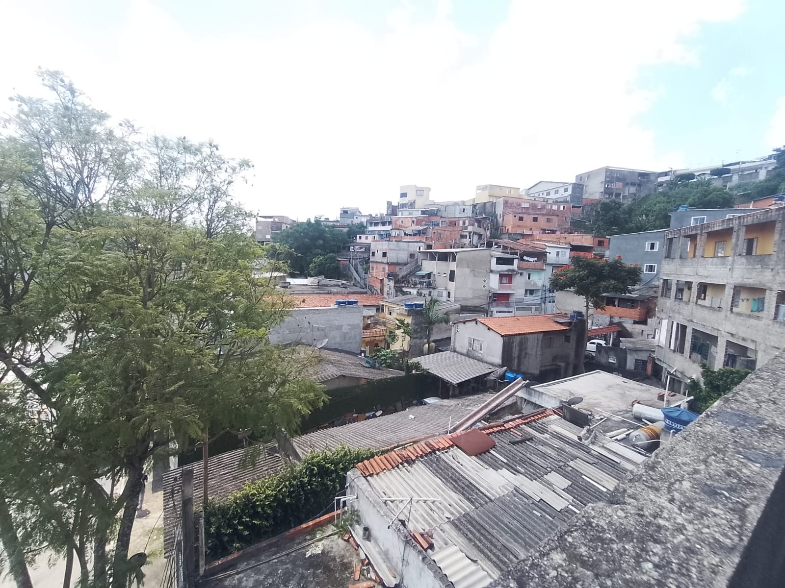 Imóvel renda(300m²) 08 casas + salão comercial, 03 vagas