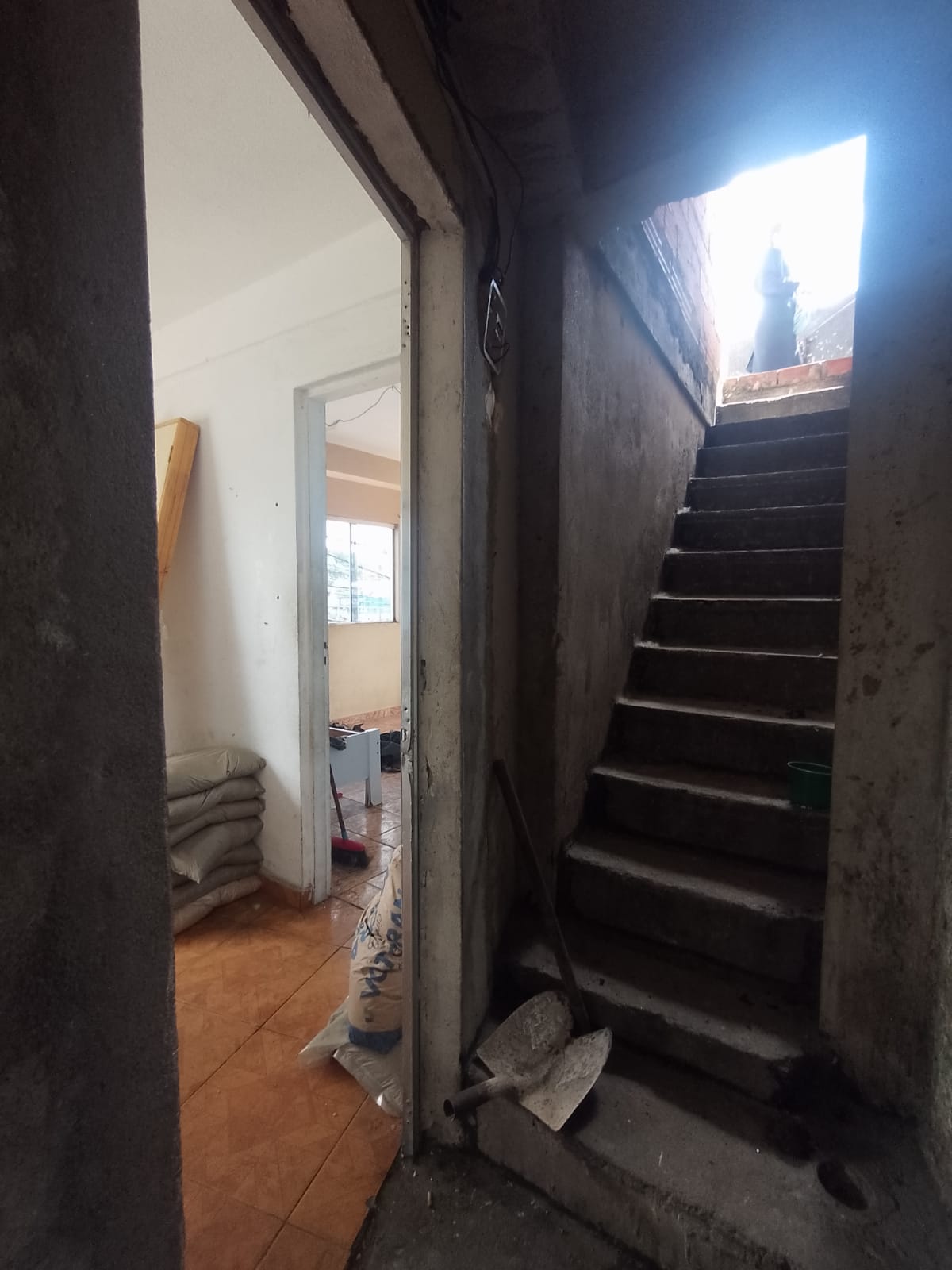 Imóvel renda(300m²) 08 casas + salão comercial, 03 vagas