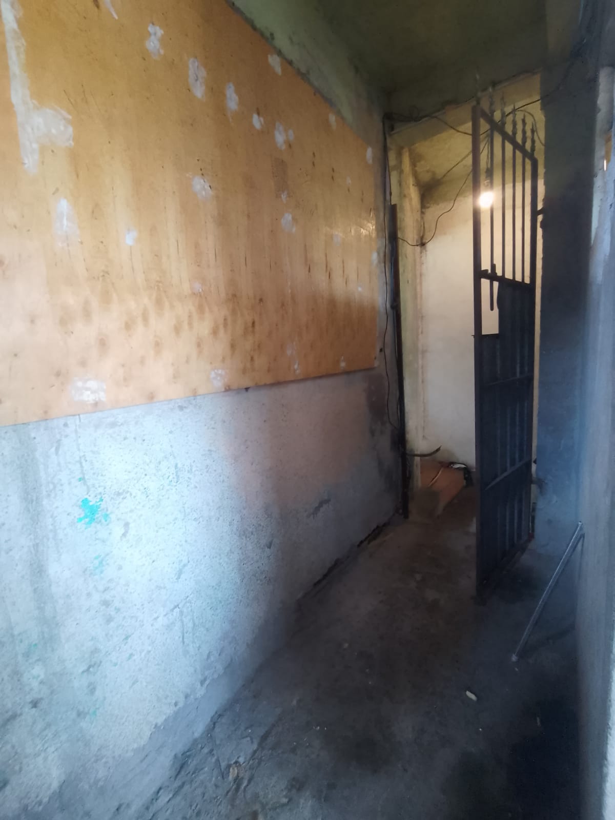 Imóvel renda(300m²) 08 casas + salão comercial, 03 vagas