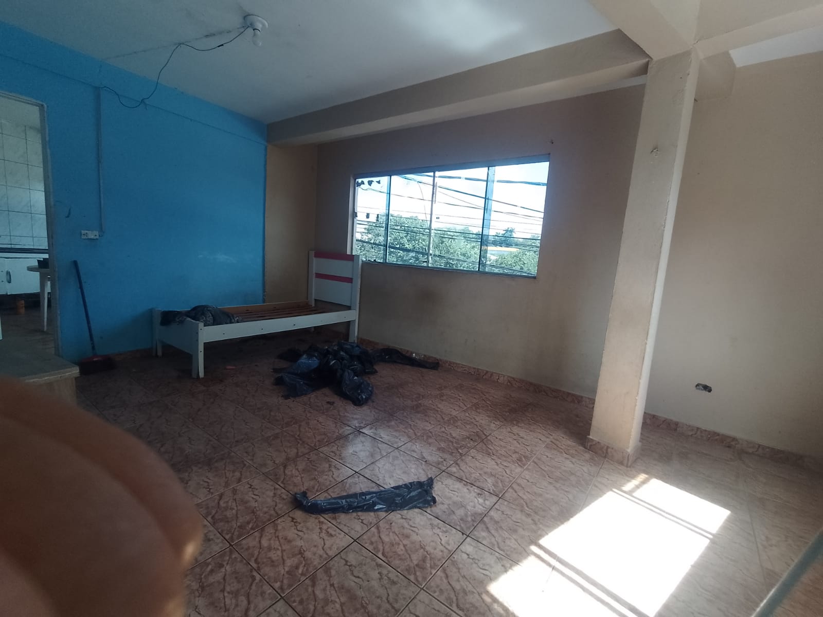 Imóvel renda(300m²) 08 casas + salão comercial, 03 vagas