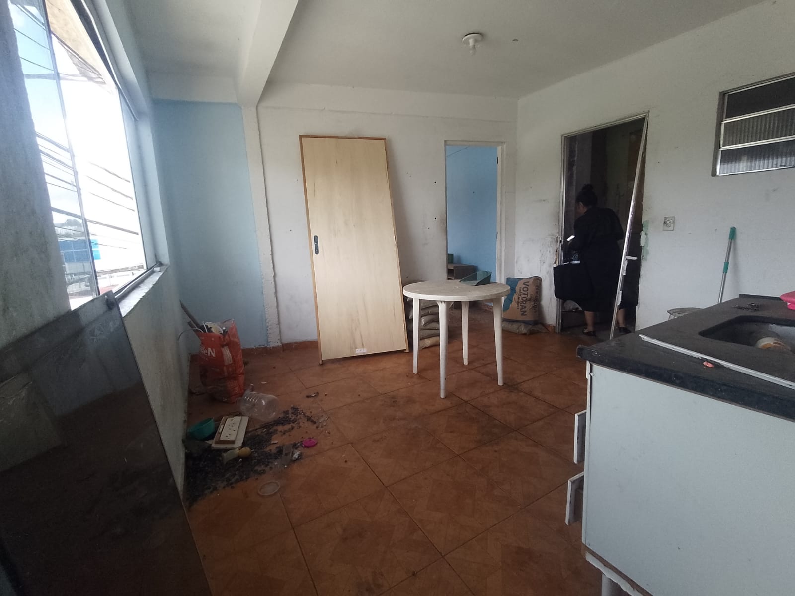 Imóvel renda(300m²) 08 casas + salão comercial, 03 vagas