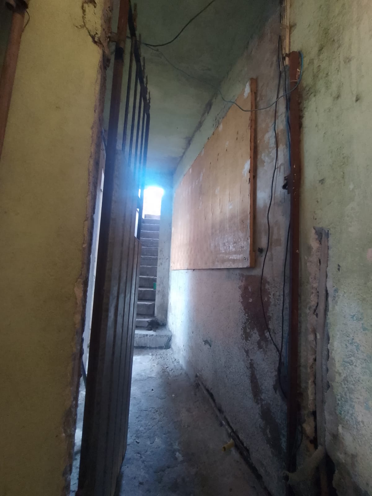 Imóvel renda(300m²) 08 casas + salão comercial, 03 vagas