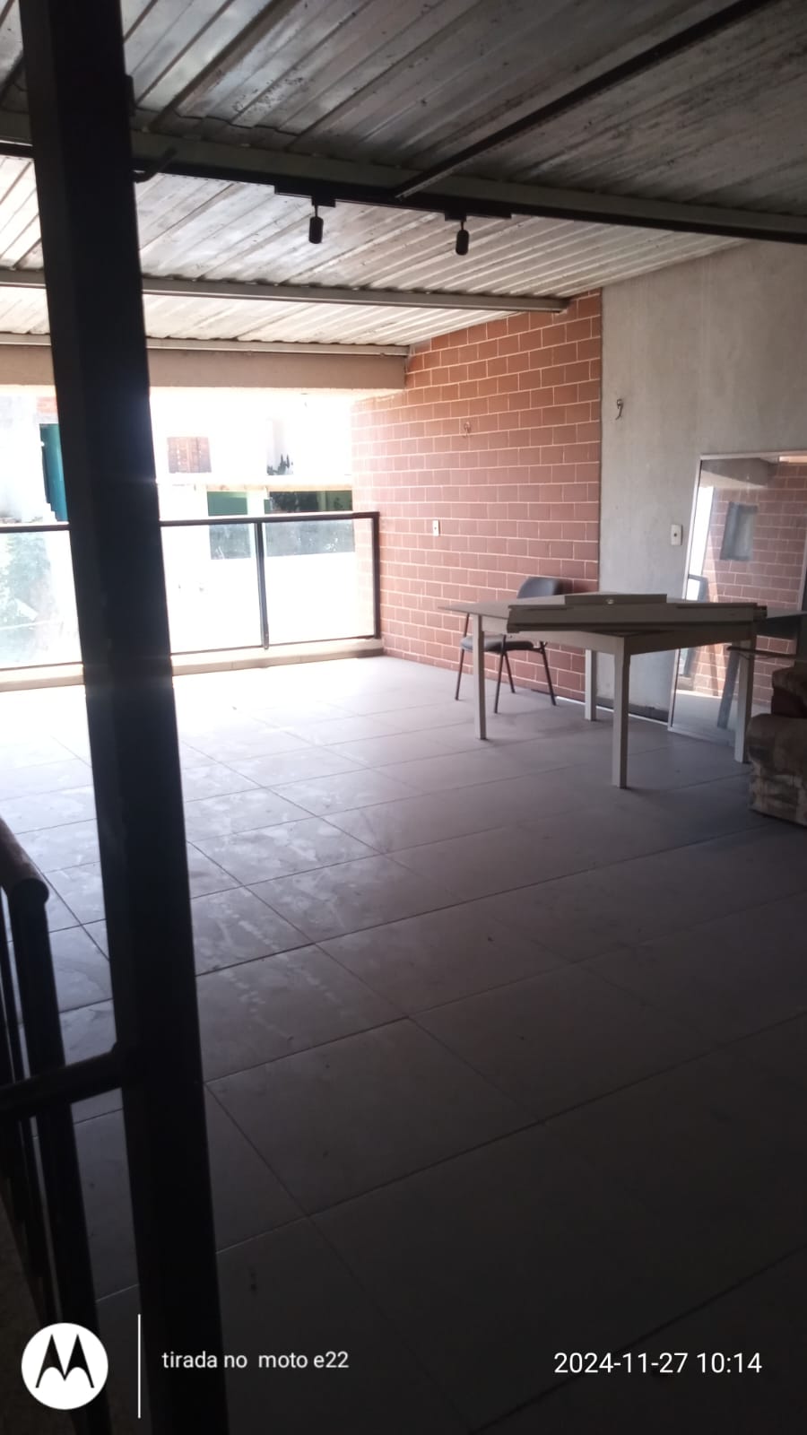 TERRENO COM 4 CASAS, SENDO 3 CASAS NO TERREO E 1 NO PRIMEIRO PAVIMENTO, SENDO A PRINCIPAL COM 2 QUARTOS, SALA ,COZINHA, BANHEIRO, SACADA E TERRAÇO COM CHURRASQUEIRA.