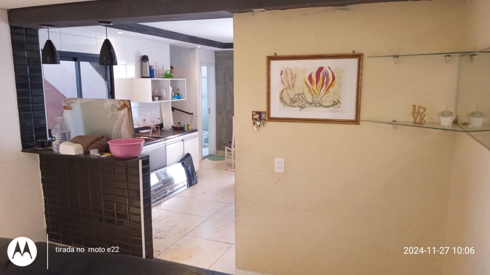 TERRENO COM 4 CASAS, SENDO 3 CASAS NO TERREO E 1 NO PRIMEIRO PAVIMENTO, SENDO A PRINCIPAL COM 2 QUARTOS, SALA ,COZINHA, BANHEIRO, SACADA E TERRAÇO COM CHURRASQUEIRA.