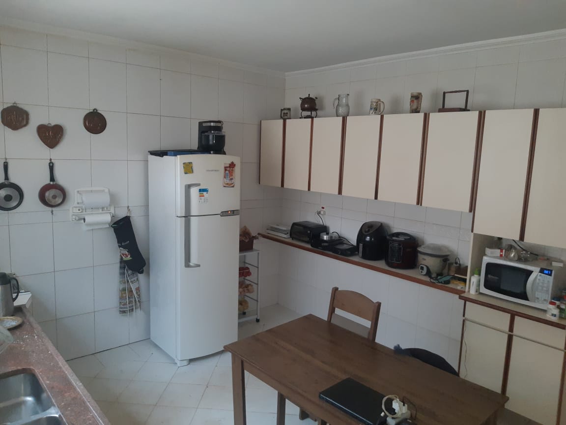 Casa(250m²) 03 Dormitórios, 04 vagas