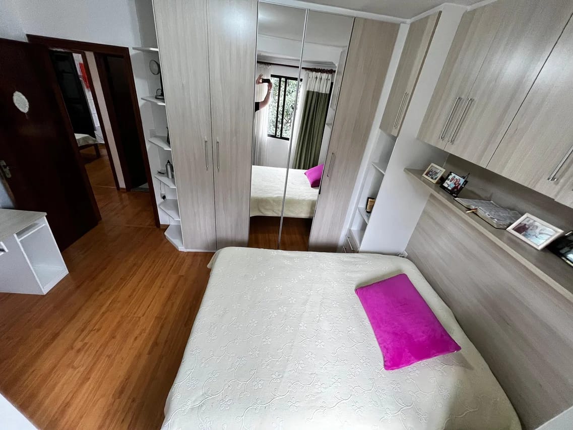 Sobrado(125m²)-05 Dormitórios,02 vagas