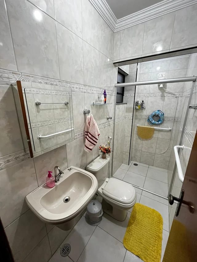 Sobrado(125m²)-05 Dormitórios,02 vagas