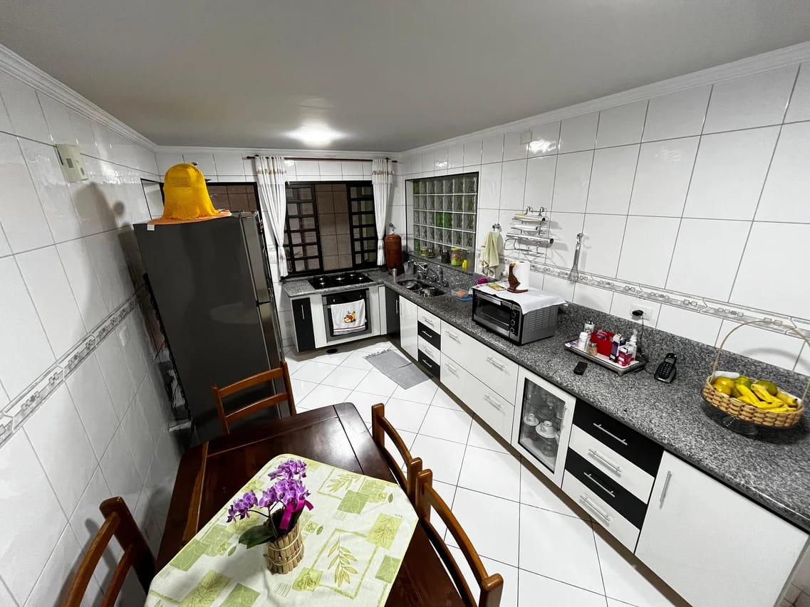 Sobrado(125m²)-05 Dormitórios,02 vagas