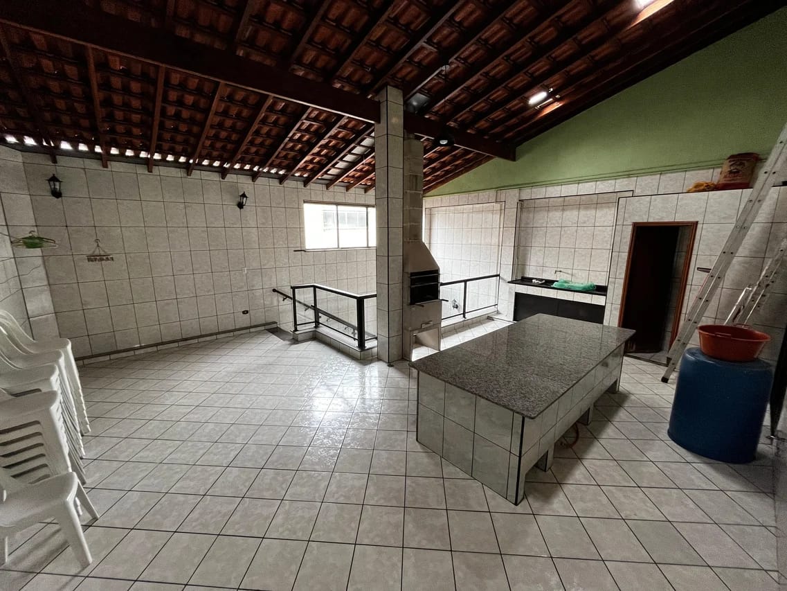 Sobrado(125m²)-05 Dormitórios,02 vagas