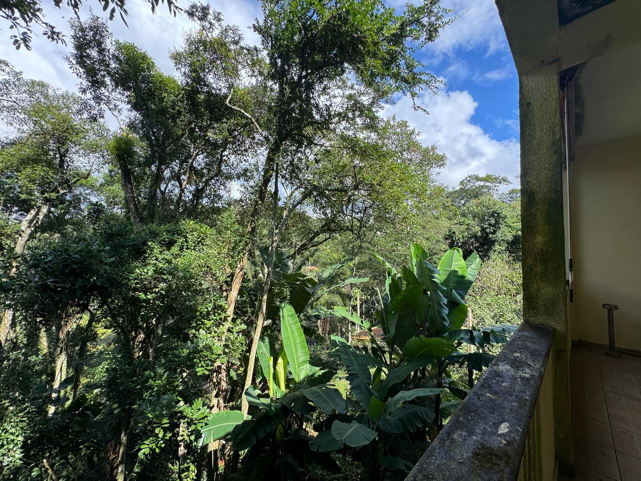 Casa em condomínio(1.800m²) 04 Dormitórios, 10 vagas