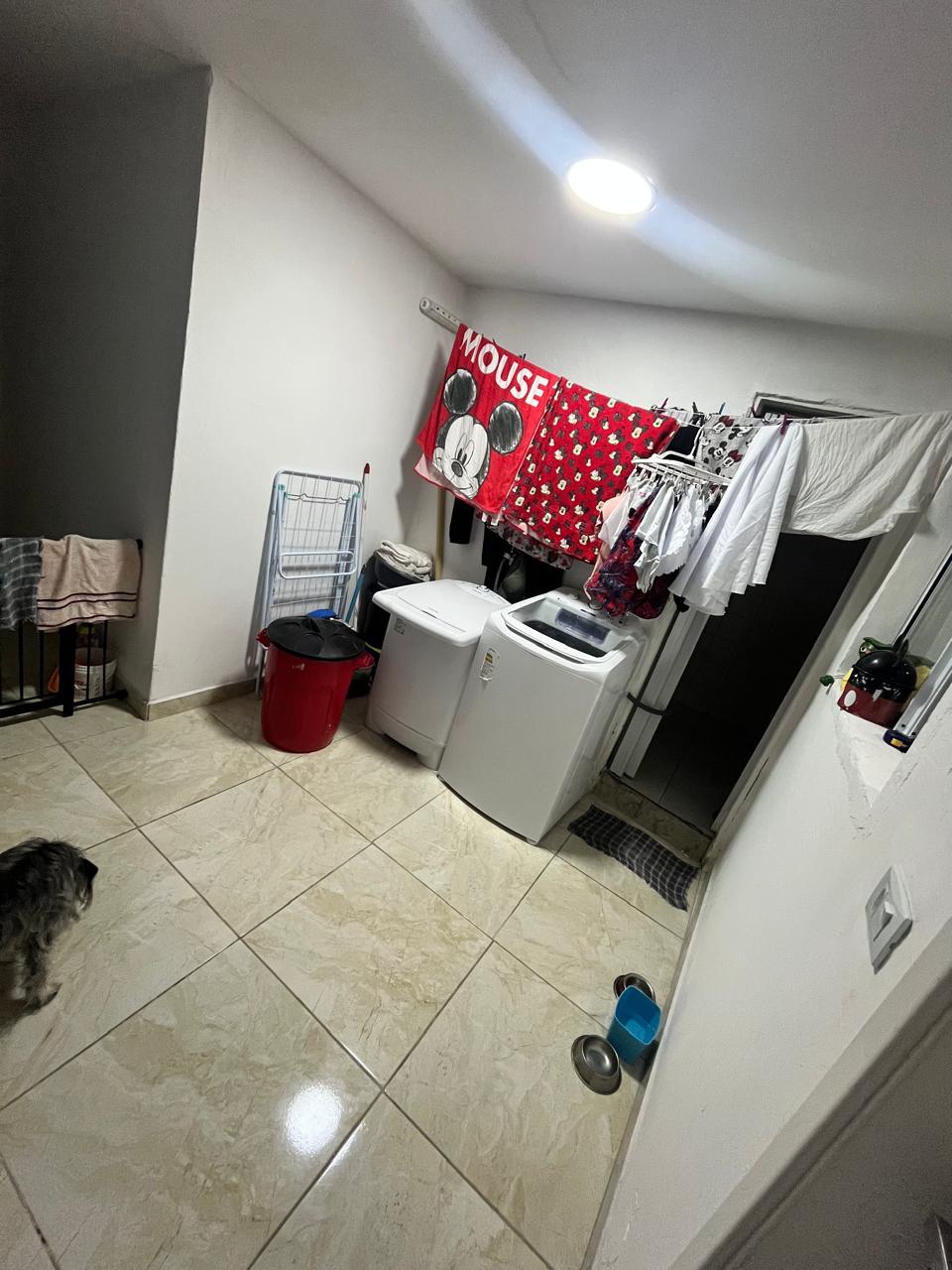 Casa em viela com 02 Dormitórios, sala, cozinha, 02 banheiros, sem garagem