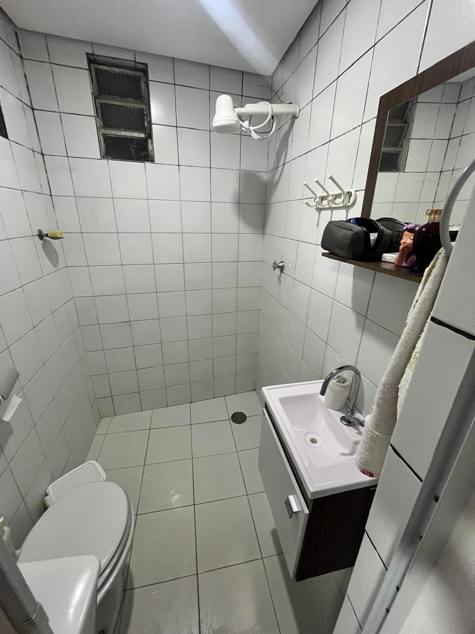 Casa em viela com 02 Dormitórios, sala, cozinha, 02 banheiros, sem garagem