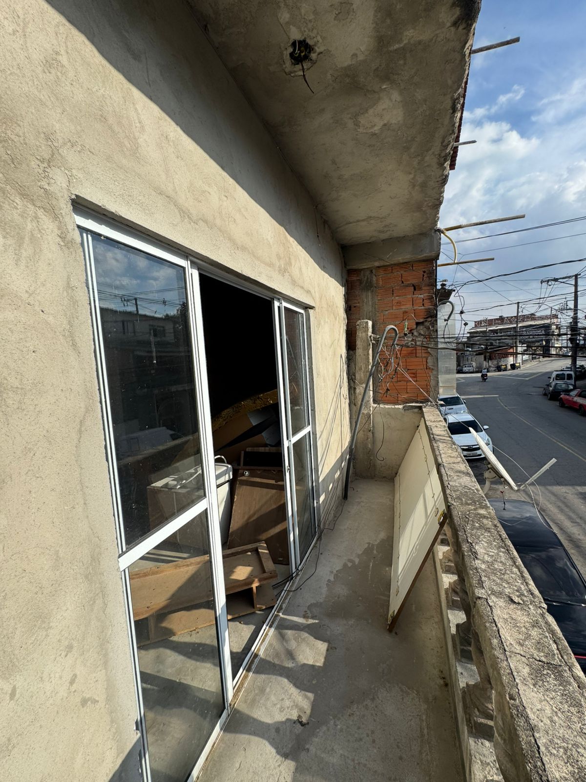 Casa pra renda(150m²) com 06 casas + 01 salão comercial