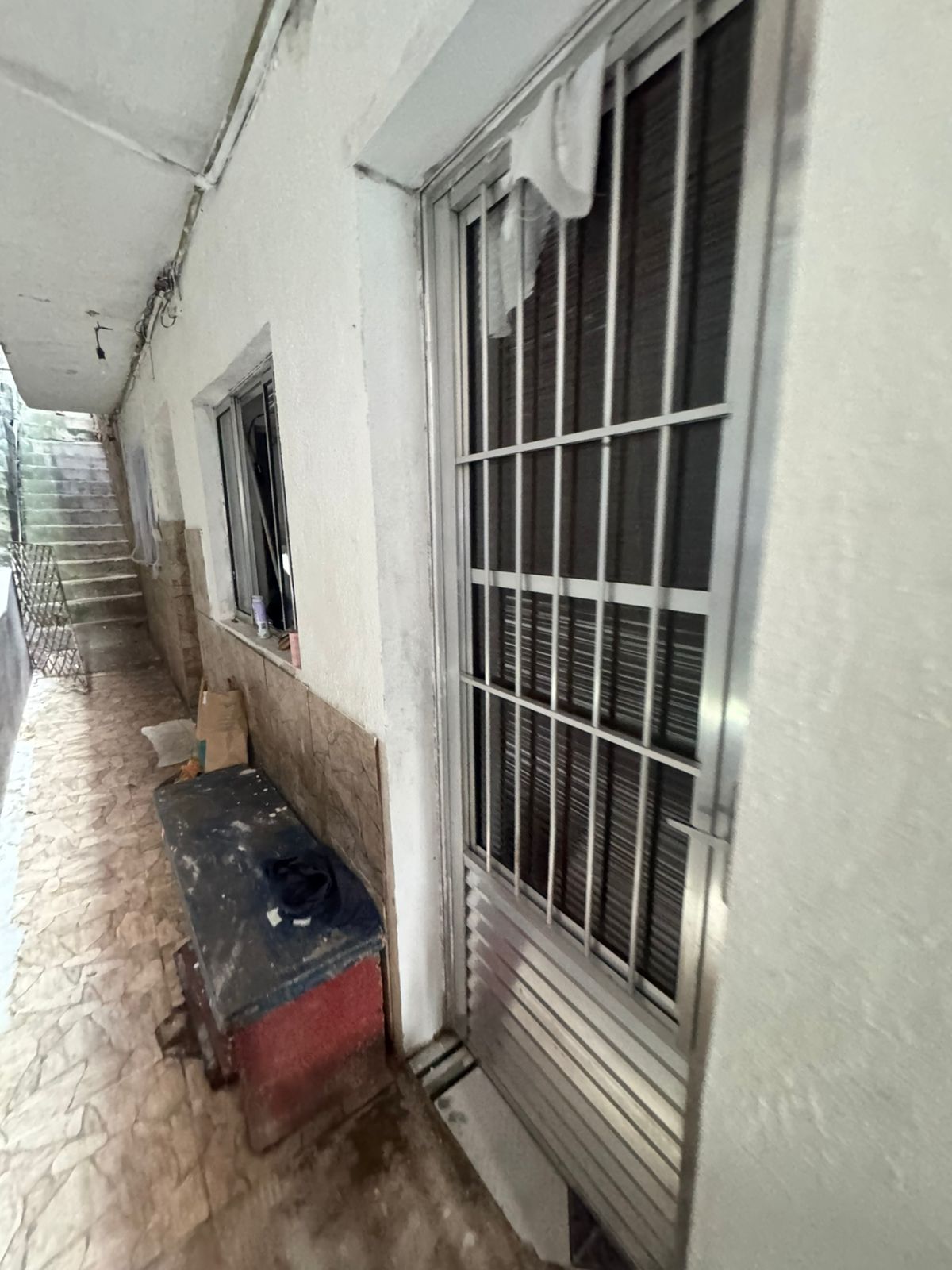 Casa pra renda(150m²) com 06 casas + 01 salão comercial