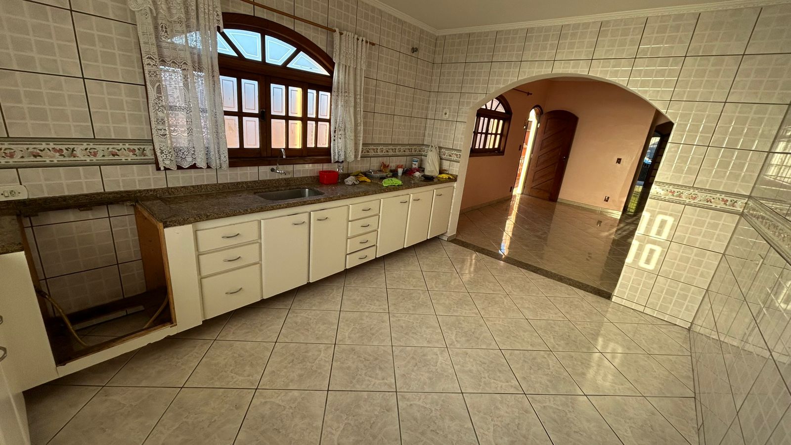 Sobrado(125m²) 03 Dormitórios sendo 02 suítes, 01 vaga