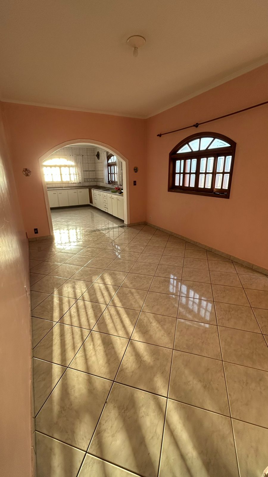 Sobrado(125m²) 03 Dormitórios sendo 02 suítes, 01 vaga