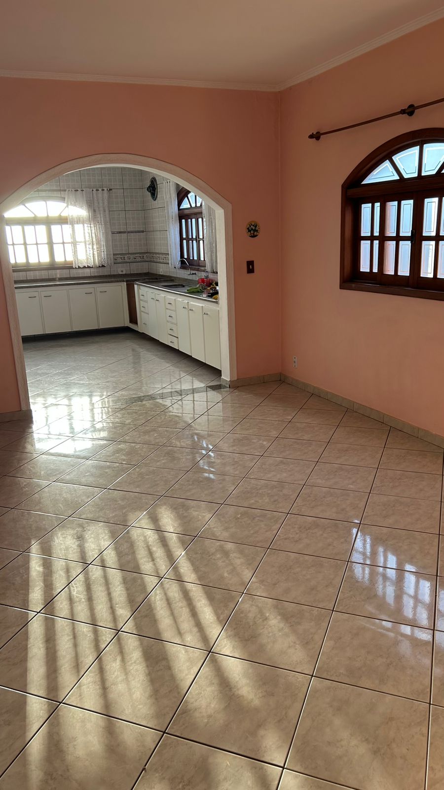 Sobrado(125m²) 03 Dormitórios sendo 02 suítes, 01 vaga